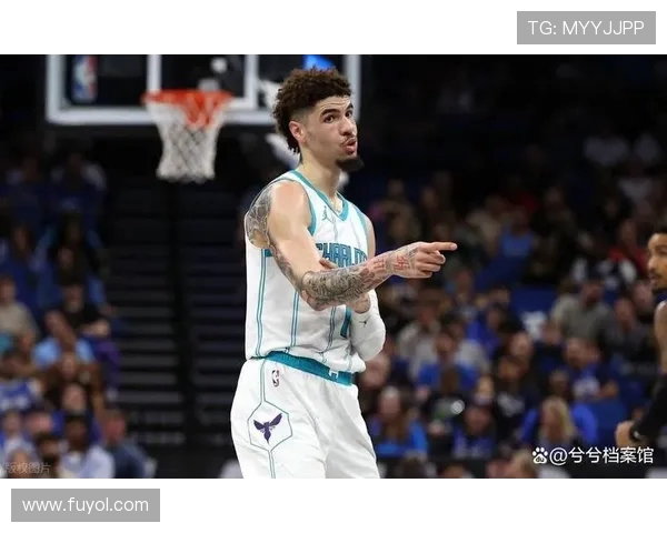 原创勇士旧将投奔死敌!克莱+加福德赴湖人冲冠,三球赴独行侠组新双子星