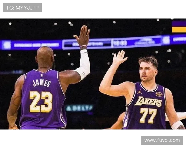 原创东契奇43+13+9统治全场,湖人135-118战胜快船,詹姆斯25分带队稳居西部第二